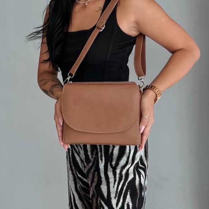 Caramel Leather Crossbody Bag – Handmade Shoulder Purse  display picture 1