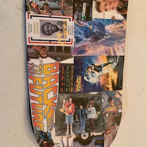 Puede incluir: Un collage con imágenes y texto de la película "Regreso al Futuro". El diseño incluye el logotipo de la película, escenas y la frase "Regreso al Futuro". El collage también incluye el texto "Reelegir al alcalde Goldie Wilson."