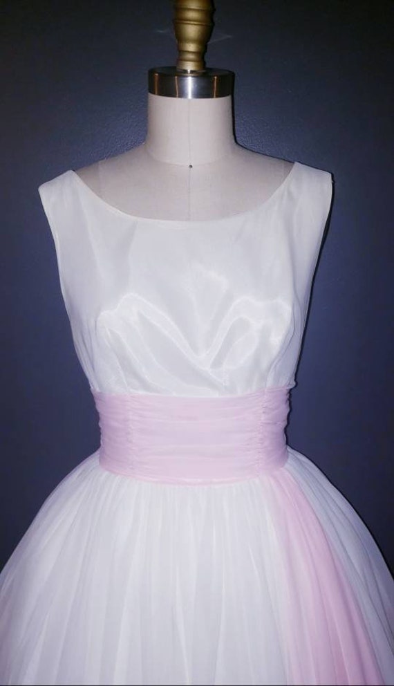 Stunning!! 1950s/60s Party Dress ~ White & Pink D… - image 4