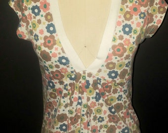 Vintage Plunge V-Neck ~ 1980s Adorable Floral Patern ~ Sold from a Mandees which was opened in the 80s