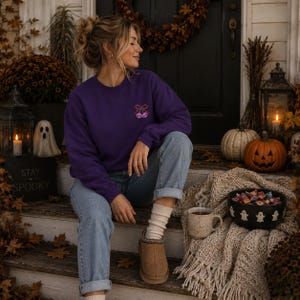 Sudadera de cuello redondo con cerezas y calaveras con lazo / Jersey de Halloween / Bordada