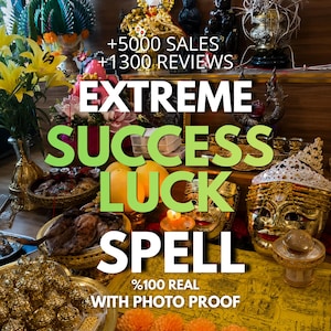 Puede incluir: Un altar con varios elementos, incluyendo máscaras doradas, cuencos de comida y velas. El texto en la imagen dice "EXTREME SUCCESS LUCK SPELL" y "+5000 SALES +1300 REVIEWS".