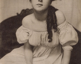 Gertrude Kasebier - Portrait, Miss N. (Evelyn Nesbit), 1901 | Pictorialist Portrait & Vintage Photography Print