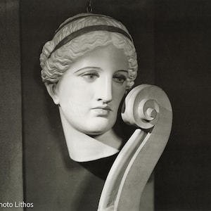 impression d'art surréaliste vintage Man Ray de 1930 | Art d'avant-garde | Décoration murale photographique emblématique en noir et blanc