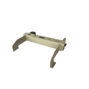 Könnte beinhalten: Eine beige Metallhalterung mit rechteckigem Körper und gebogenen Seitenstützen. Die Halterung hat mehrere Aussparungen und ein Pluszeichen. Das Design deutet auf eine Montage oder einen Träger hin.