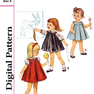 Puede incluir: Un patrón de costura vintage para un vestido de niña pequeña. El patrón incluye tres estilos diferentes de vestidos: un vestido negro con ribetes blancos, un vestido rojo con ribetes blancos y un vestido de cuadros azules y blancos. El patrón es para la talla 2 y es una descarga digital.