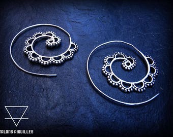 Zilveren tribale spiraaloorbellen - chique etnisch accessoire 22-97