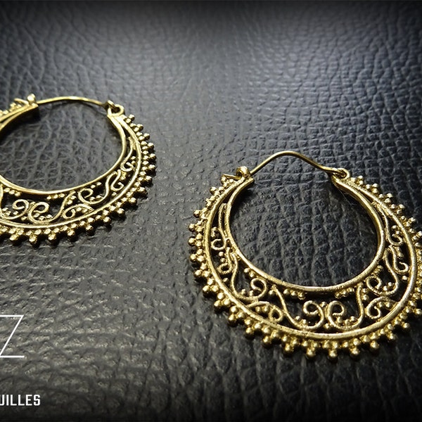 Boucles d'oreille ethnique mandala laiton   -brass earrings -lotus hoop -ethnic earrings -indian style earrings 32-473