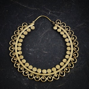Larges boucles d&#39;oreille ethniques en laiton- boucles indiennes -boucles ethniques -Boucles tribales - Gaia experience - 134-74