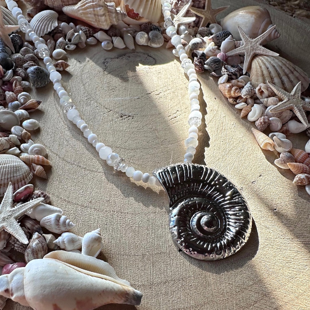 Handmade Extra Large Conch Charm Beaded Necklace - Etsy