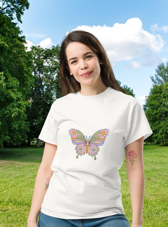 Camiseta de mariposa con diseño floral de ensueño: camiseta retro