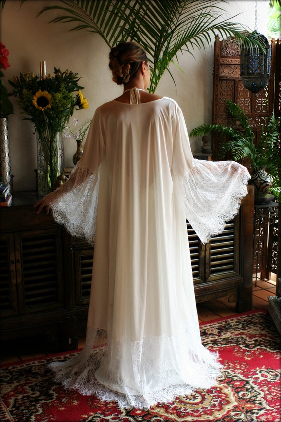 Satin Bridal Robe Lace Trimmed Angel Sleeve Wedding Sleepwear Bridal  Lingerie Wedding Kimono Robe Satin Lingerie Wedding Robe -  Norway