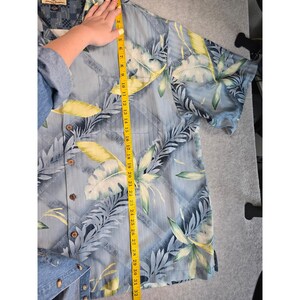 Camisa de manga larga azul con botones y estampado tropical para hombre Tommy Bahama, talla XXL, estilo Y2K. imagen 11