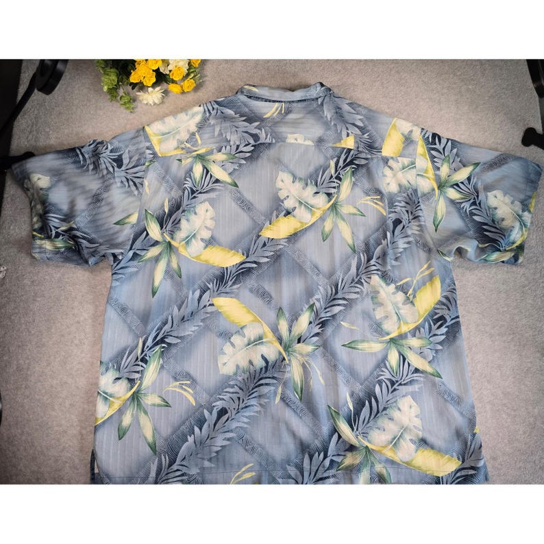 Camisa de manga larga azul con botones y estampado tropical para hombre Tommy Bahama, talla XXL, estilo Y2K. imagen 12
