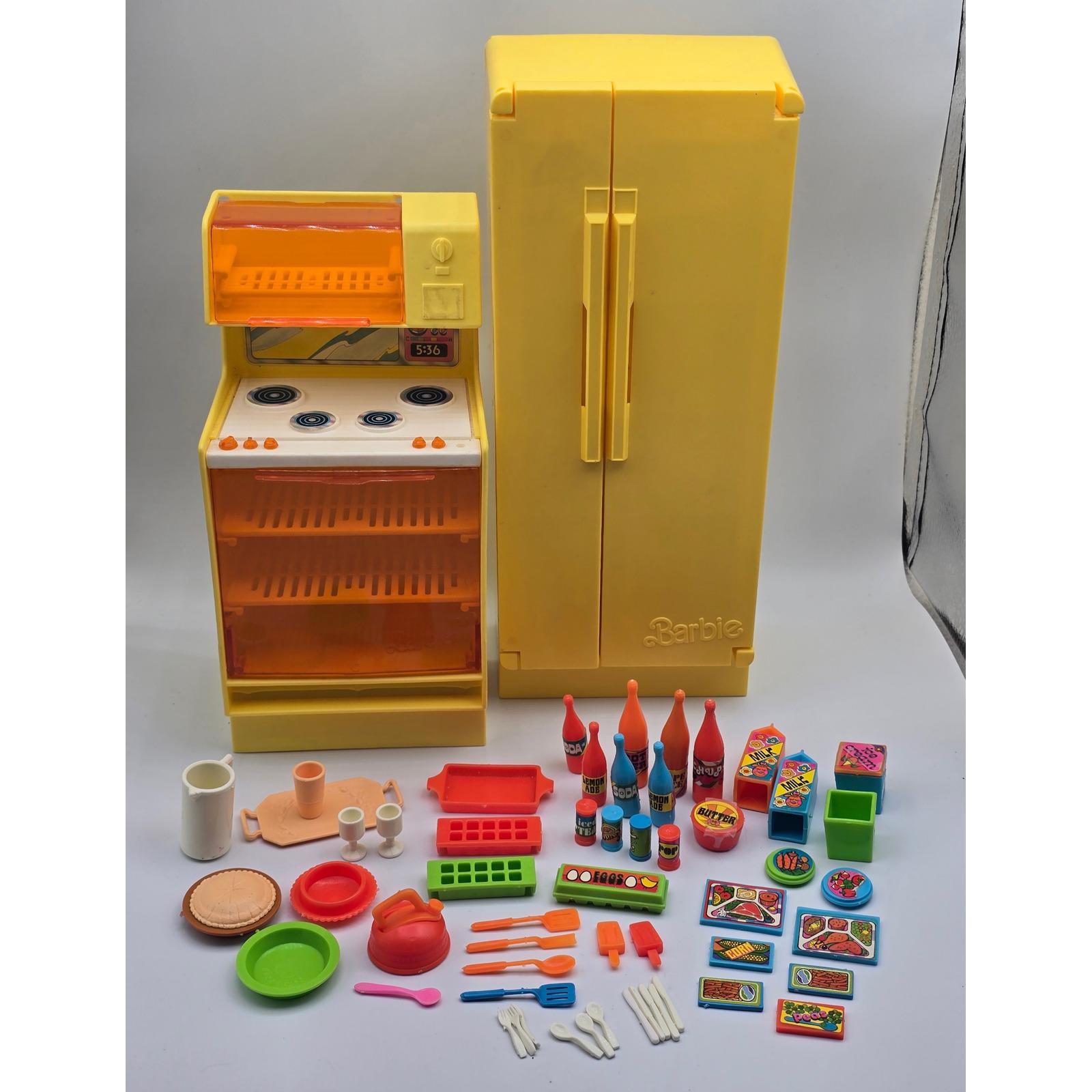 Armoire/meuble Barbie Vintage Années 70 - Créme - Rare - Occasion Très Bon état