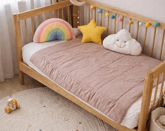 Natuurlijk beddengoed. Linnen babydeken. Doopcadeaus