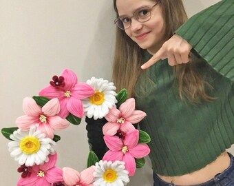 Chenillebloemkrans: handgemaakte bloemenhuisdecoratie, zomerdeuraccent