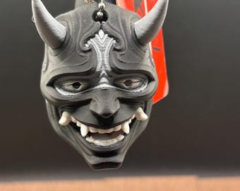 Oni Mask Keychain – Japanese Demon Charm, Yokai Horror Keychain, Gothic Accessories, Spooky Backpack Charm