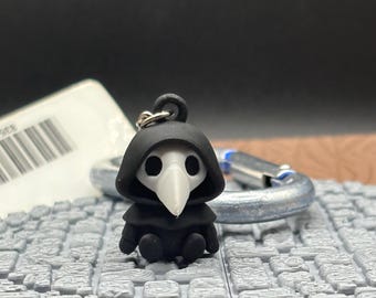 Chibi Plague Doctor Keychain - 3D Printed SCP-049 Inspired Horror Charm, Gothic Backpack Accessory & Cute Collectible Gift, spooky companion