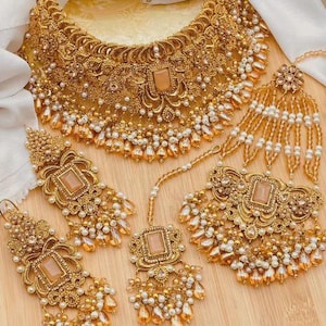 Bridal Collar Necklace Statement Pakistani Indian Wedding Jewelry for Bride Heavy Choker Style Kundan Desi Bridal Set South Asian Weddings