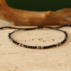 Pulsera femenina set. Pulsera de cuentas de amistad minimalista. Regalo de vacaciones para ella. Pulsera de verano ajustable. Pulsera de cuerda negra para mujer imagen 6