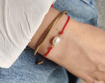 Bracelet ficelle rouge : perle d'eau douce unique, empilage de bijoux réglable