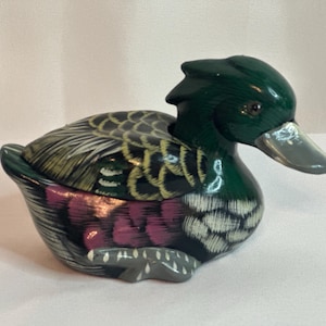 Adorable Vintage wooden duck collectible