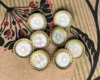 Victorian Shell In Metal Buttons Matching Set Of 8
