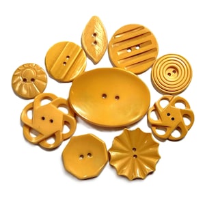 Vintage Bakelite Button Mix Of 10 Assorted Butterscotch