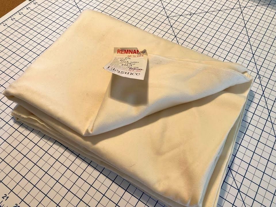 2.5 Yds Italian Wool Fabric: Perfect for Fall Outfits