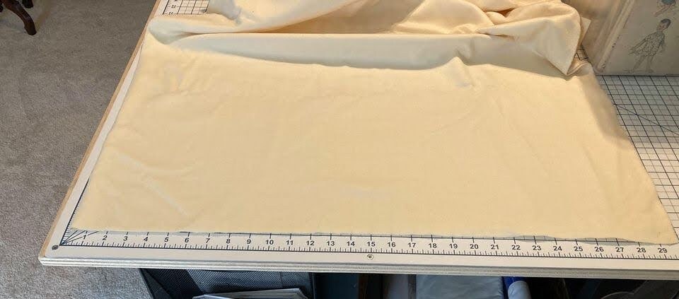 2.5 Yds Italian Wool Fabric: Perfect for Fall Outfits