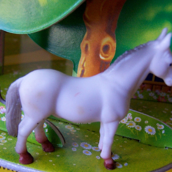 horse / lipizzaner horse figurine