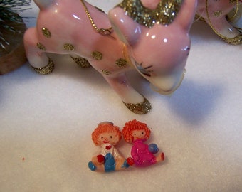 figurine / plastic miniature raggedy ann and andy