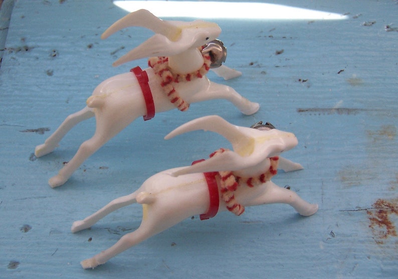 rospro plastic deer with jingle bells