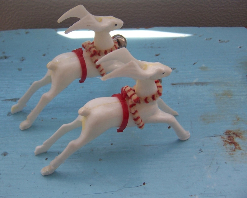 rospro plastic deer with jingle bells
