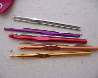 crochet / lot of crochet hooks