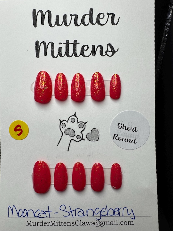 Mooncat - Strangeberry; press-on nails