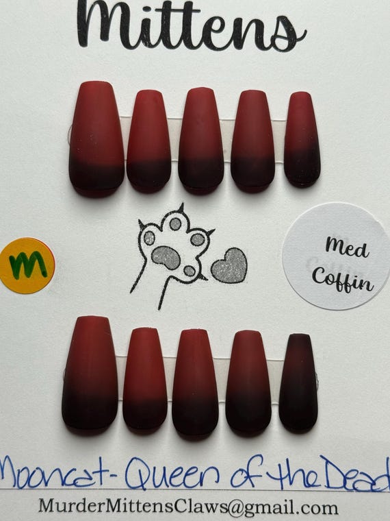 Mooncat - Queen of the Dead; press-on nails