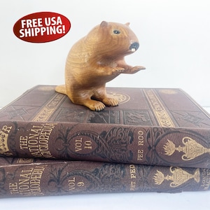 Vintage Hand-carved Wooden Beaver Figurine, Wood Beaver Sculpture, Folk Art, Beaver Lover Gift, Signed by Artist, Lodge Decor