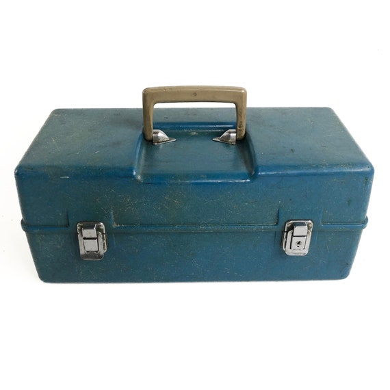 fiberglass fishing tackle box Shakespeare Customize-It improved utility and functionality meets and exceeds the evolved preferences and requirements for the contemporary recreational angler Sure-Seal Tackle Tray Box -