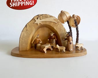 Hand-Carved Wooden Nativity Scene: 1960s-70s Erzgebirge Folk Art (8.5"), Made in East Germany
