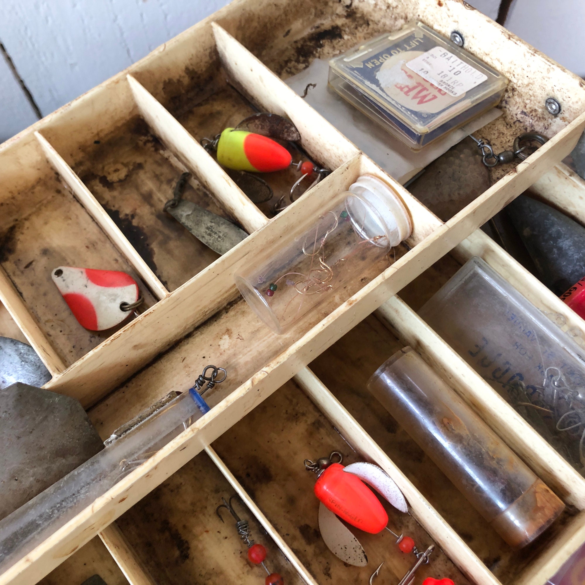 Midcentury Red Victor Metal Tackle Box With Vintage Tackle - Etsy Midcentury Red Victor Metal Tackle Box With Vintage Tackle - Etsy