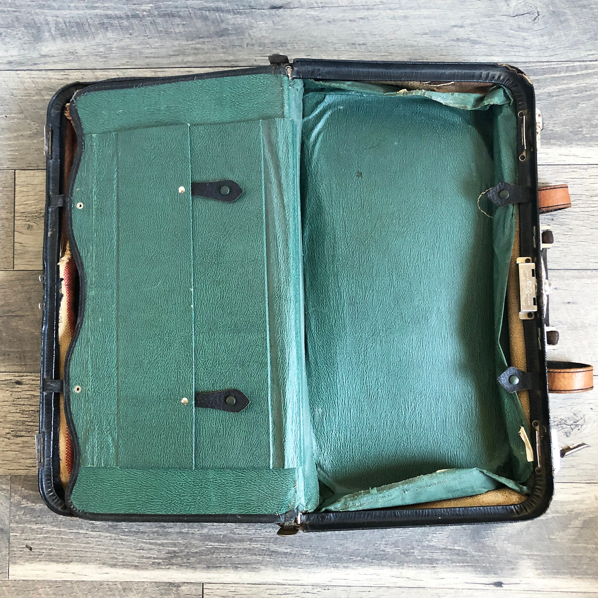 old suitcase or luggage w/leather handle 1920s/1930s vintage