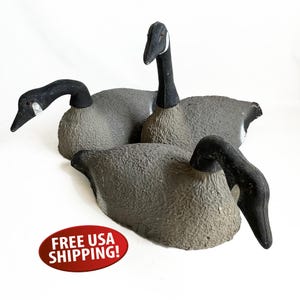 1950s Victor Canada Goose Paper Maché Decoy, Vintage Life Size Hunting Decoy, Goose Decoy, Canadian Geese Decoy, Lodge or Farmhouse Decor