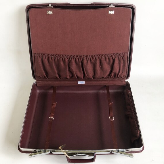 JC Penney Aspen 24" Molded Burgundy Vinyl Suitcas… - image 8