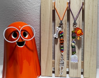 Halloween Handyanhänger: Geist & Skelett - Gruseliges Accessoire