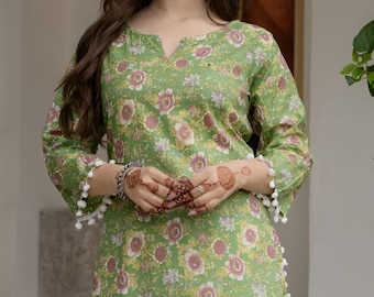Women Green Floral Kurta Pant Set |Lightweight Printed Kurta with Pants |Summer Ethnic Suit |3/4 Sleeve Pom-Pom Detail Kurta | Indian Outfit