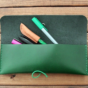 Personalized Green Leather Pencil Case: Hand-Stitched Glasses Holder