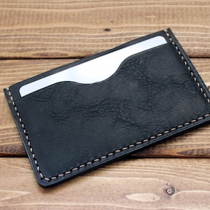 Italiaanse volnerf zwart lederen slanke portemonnee compacte EDC-kaarthouder minimalistische portemonnee gepersonaliseerd huwelijkscadeau voor beste mannen bruidsjonkers
