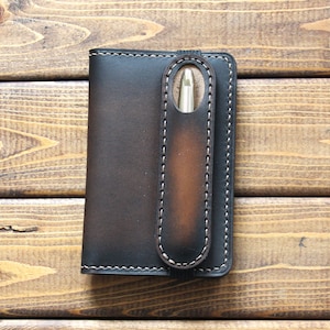 Très petit portefeuille pour ordinateur portable avec une douille pour stylo en cuir italien brun bruni